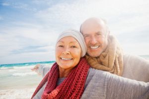 Das Hirn fit halten. © detailblick - Fotolia.com Paar am Meer